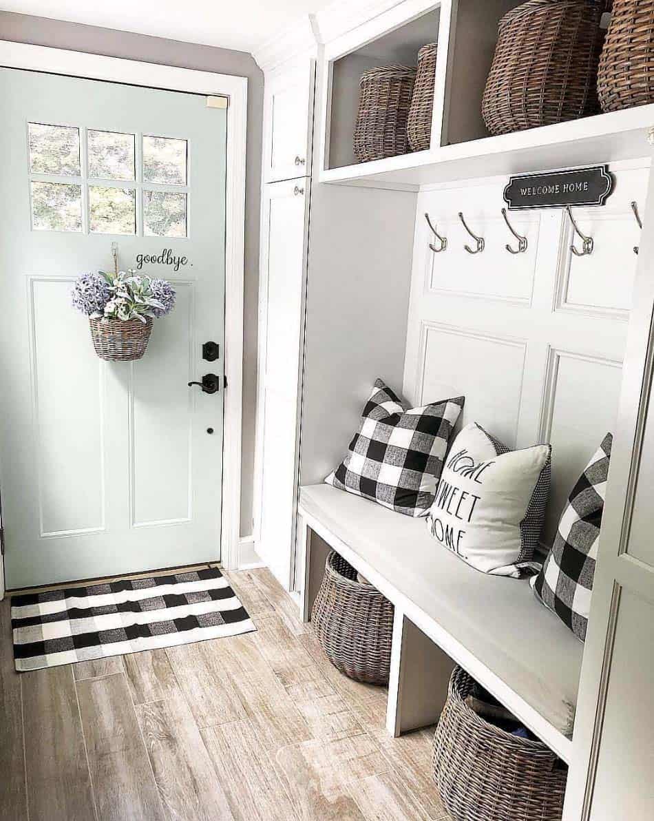 farmhouse-entryway-decorating-ideas