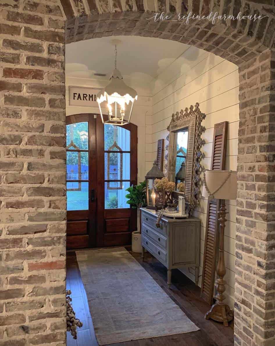 farmhouse-entryway-decorating-ideas