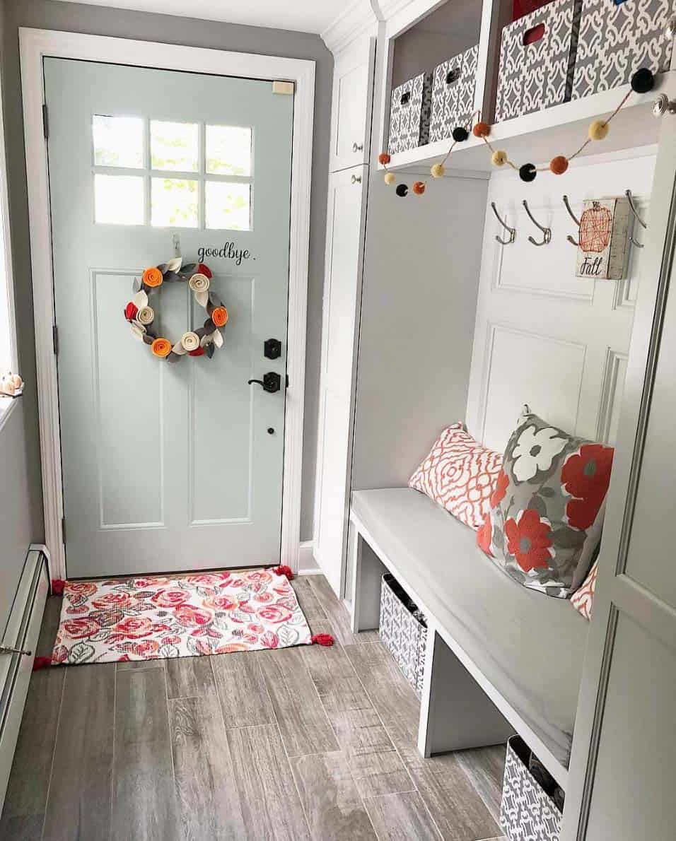 farmhouse-entryway-decorating-ideas