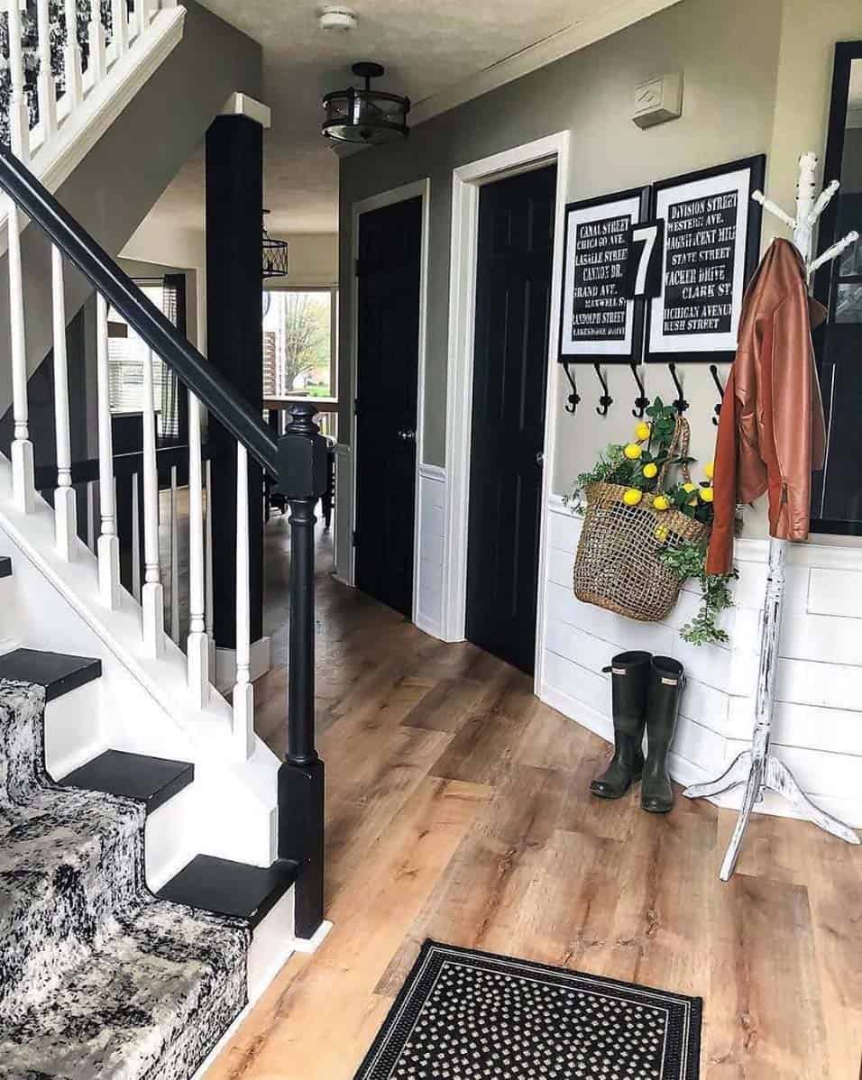 farmhouse-entryway-decorating-ideas