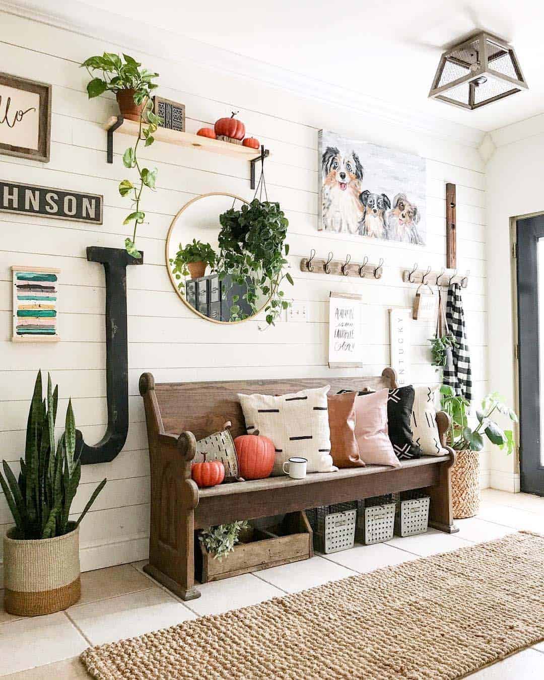 farmhouse-entryway-decorating-ideas