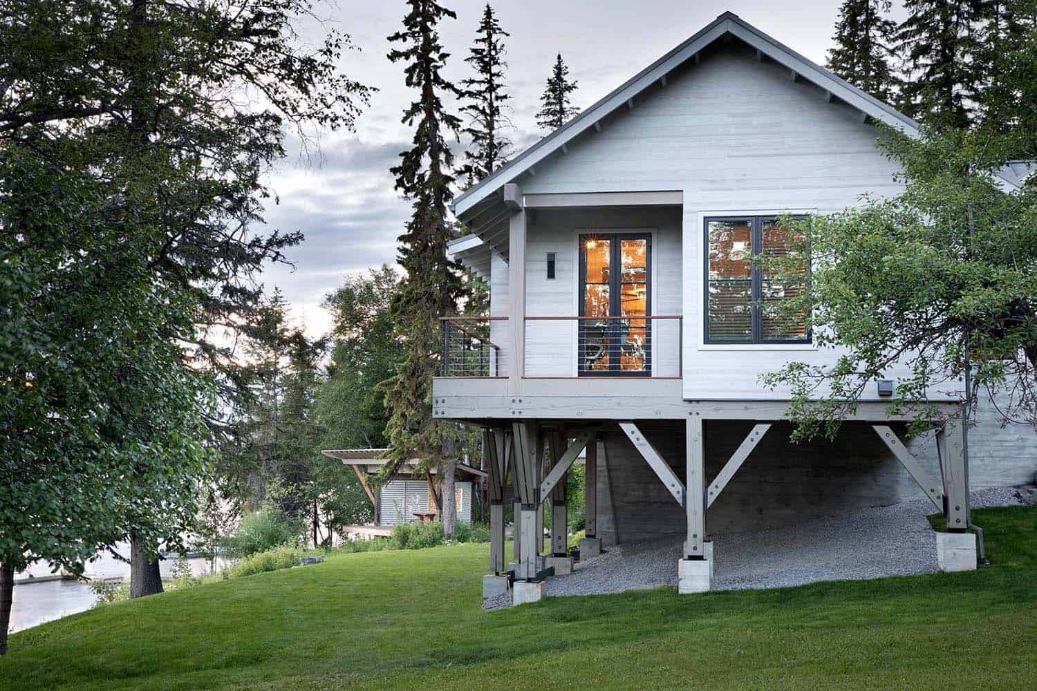 modern-rustic-lake-house-exterior