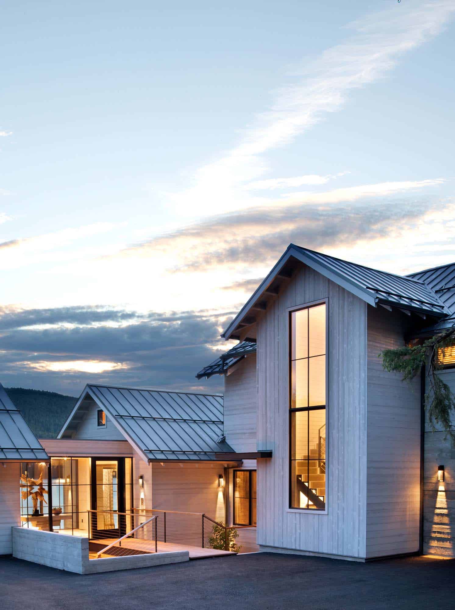 modern-rustic-lake-house-exterior