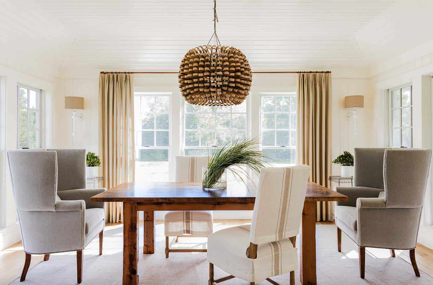 beach-style-dining-room