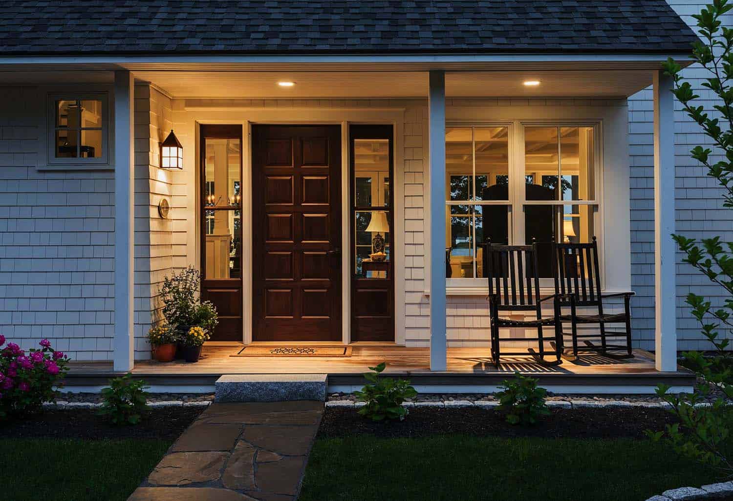 beach-cottage-beach-style-porch