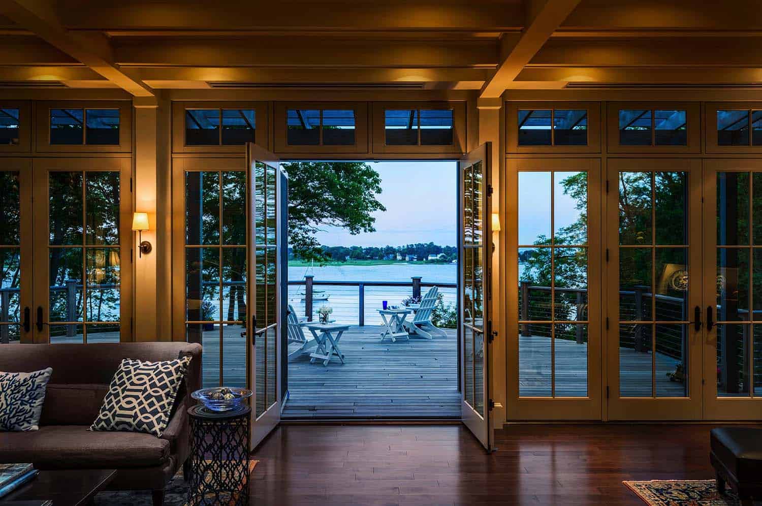 beach-cottage-beach-style-deck