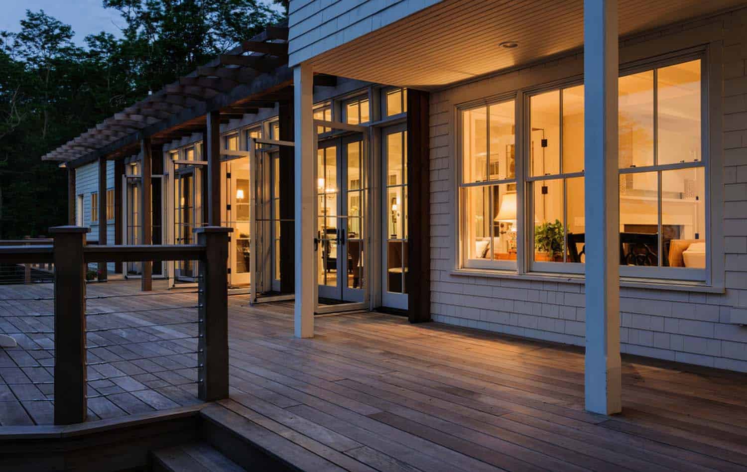 beach-cottage-beach-style-deck