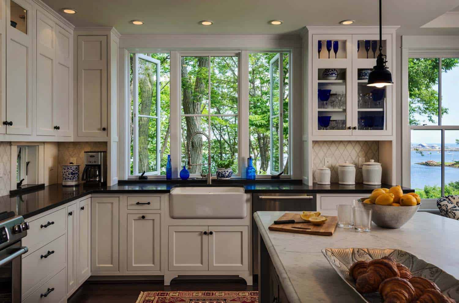 beach-cottage-beach-style-kitchen