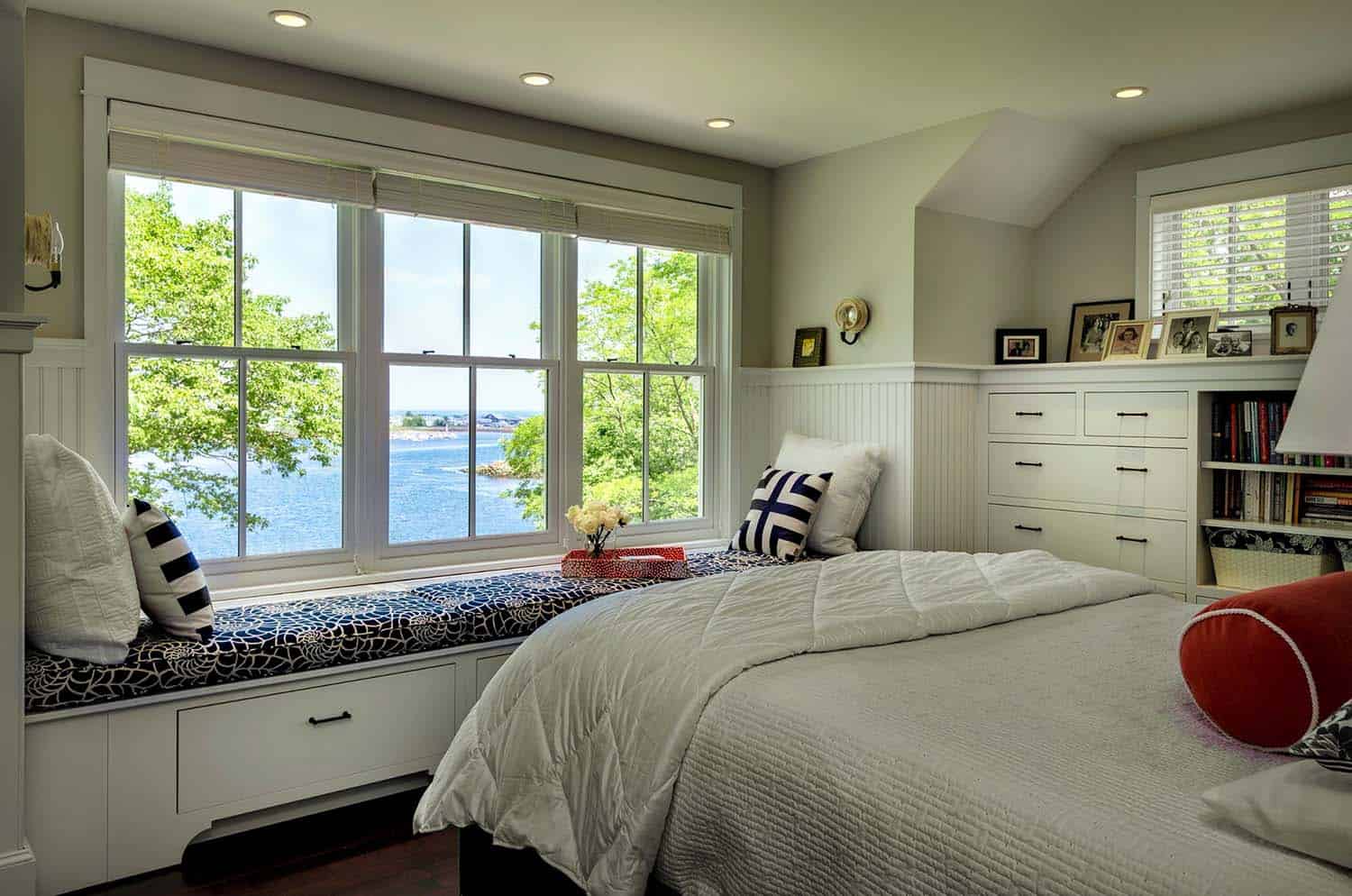 beach-cottage-beach-style-bedroom
