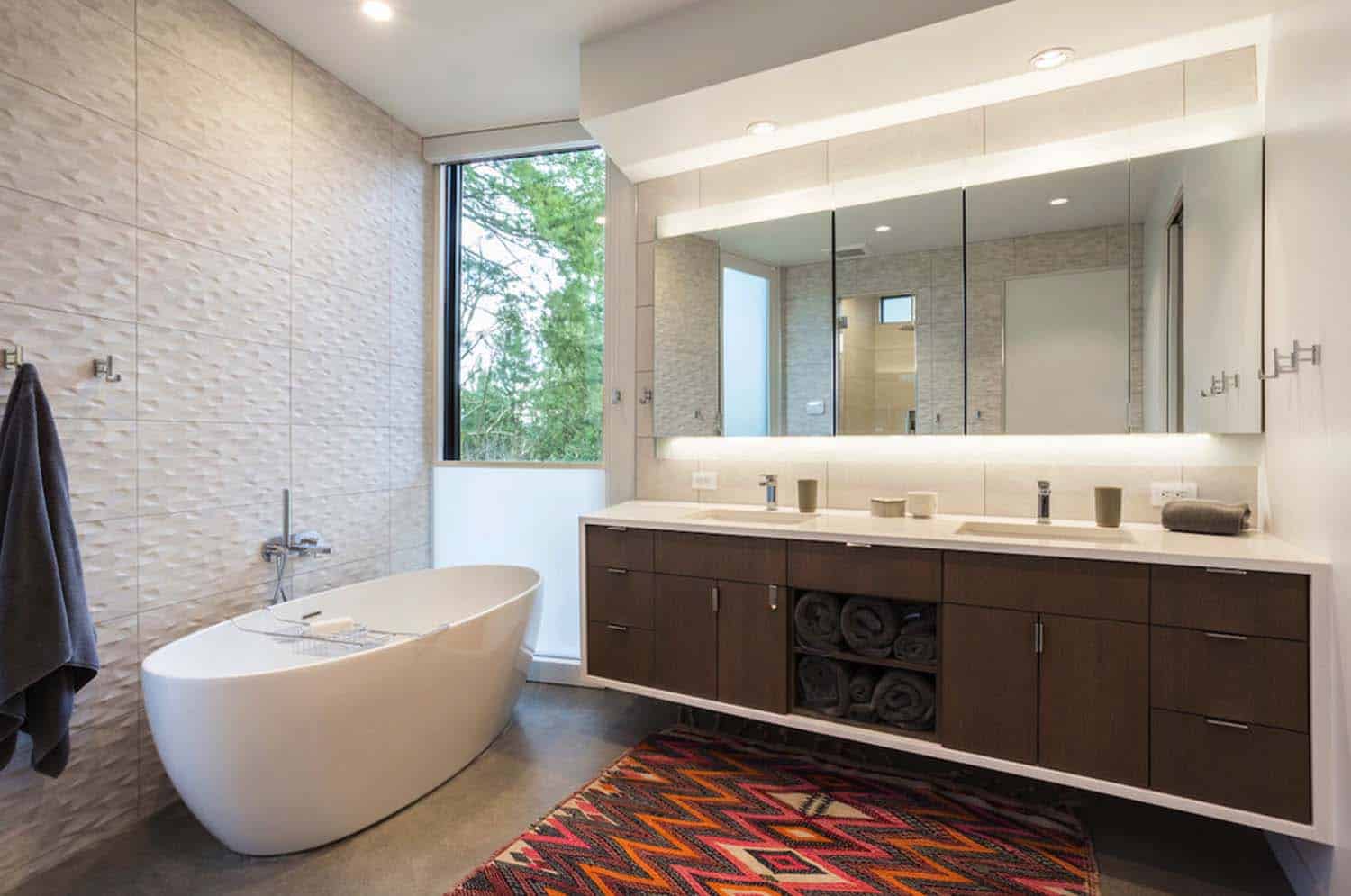 house-midcentury-bathroom