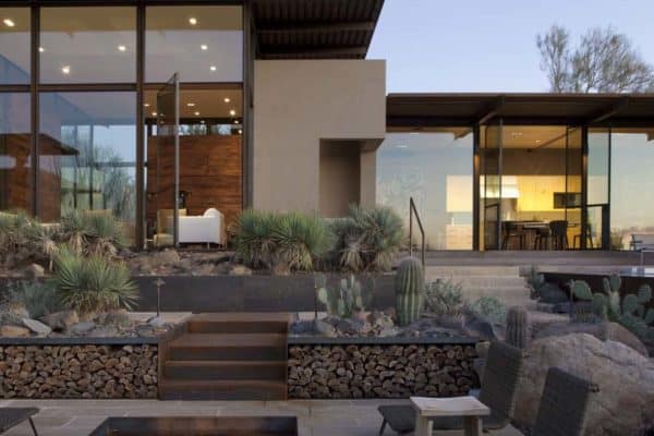 featured posts image for Impressive glass and steel dwelling immersed in the Sonoran Desert