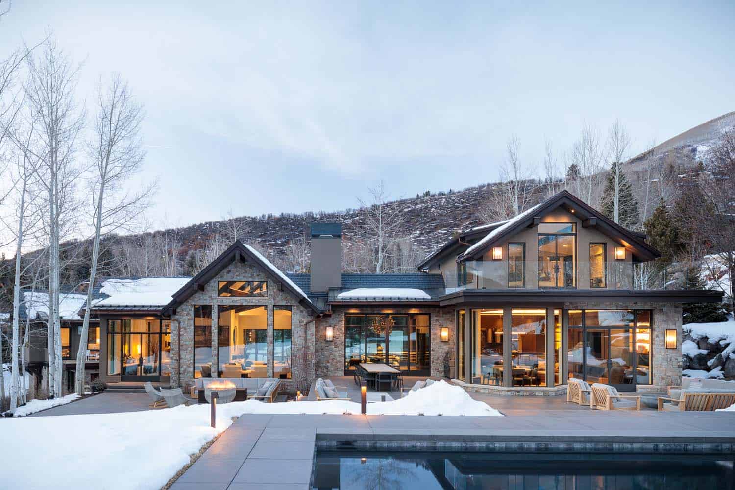 modern-mountain-home-outdoor-pool