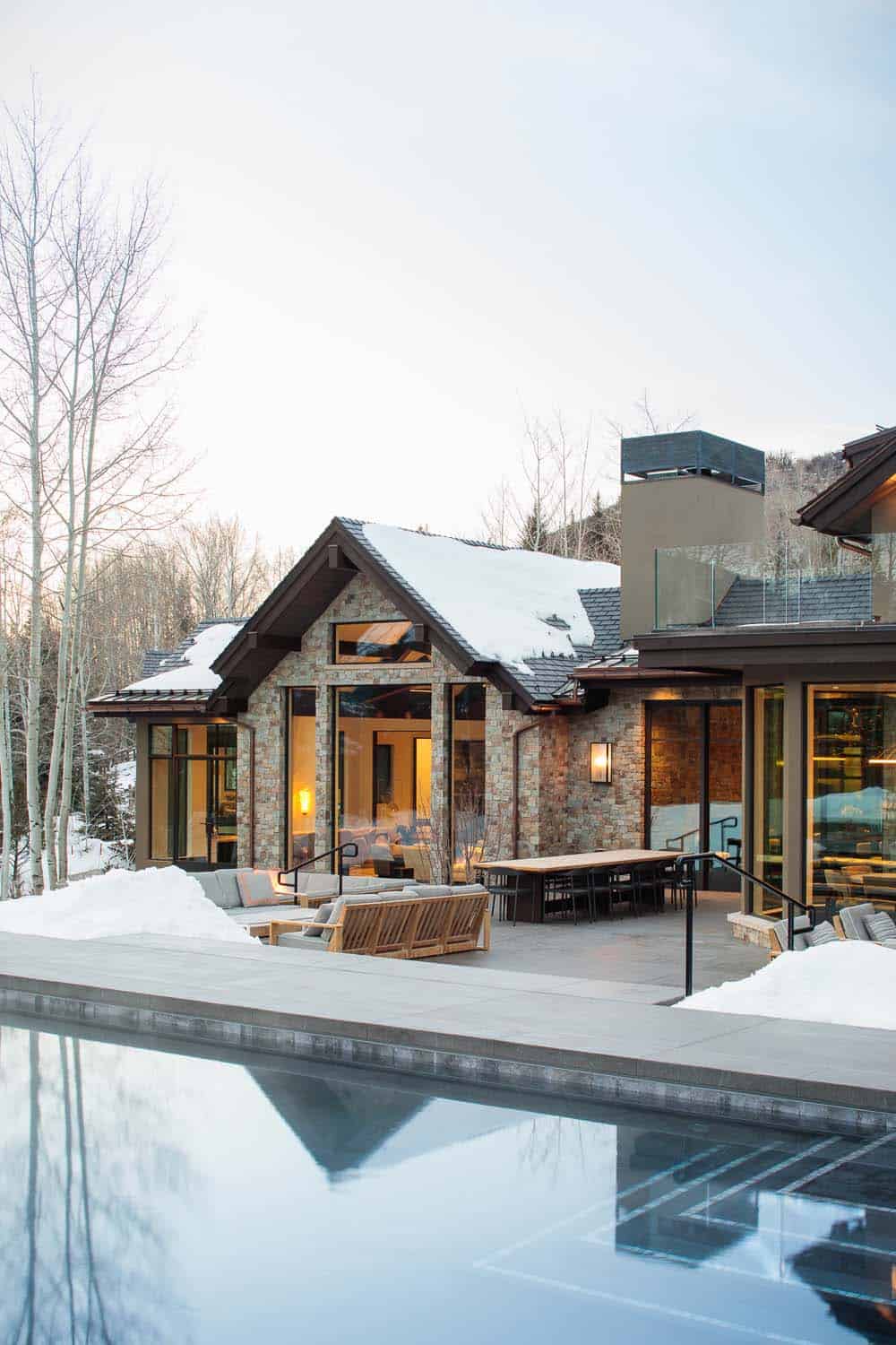 modern-mountain-home-outdoor-pool