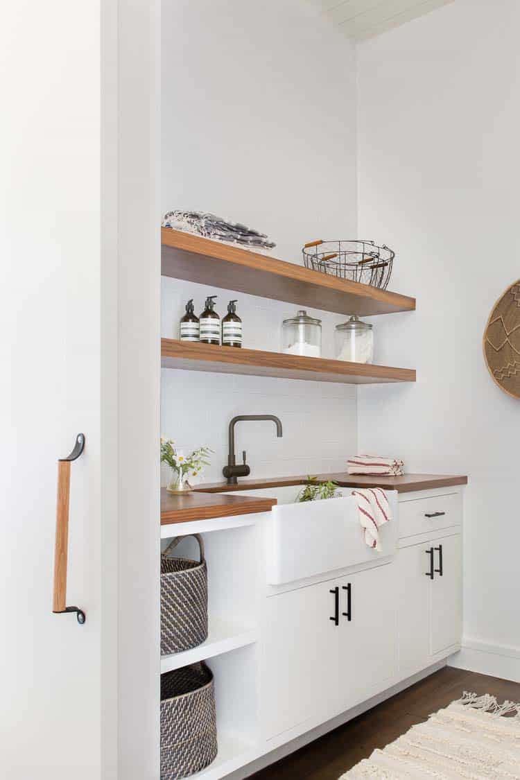 modern-mountain-home-laundry-room
