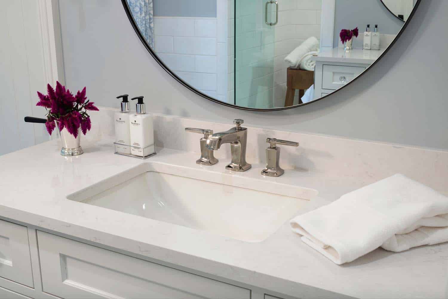 beach-style-master-bathroom