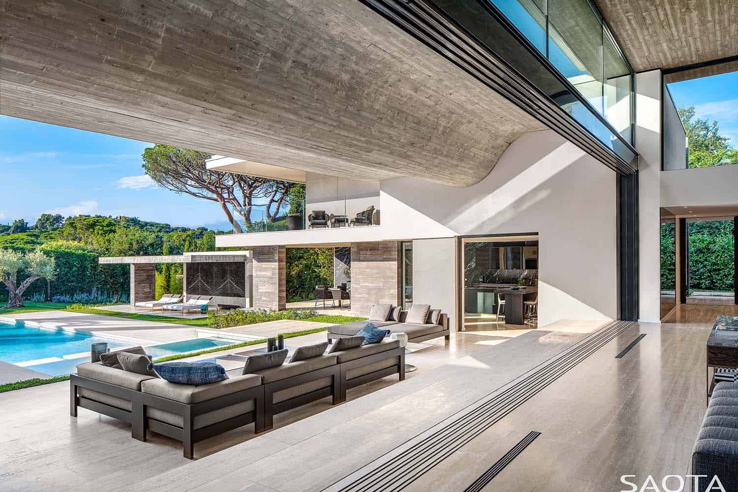 contemporary-living-room