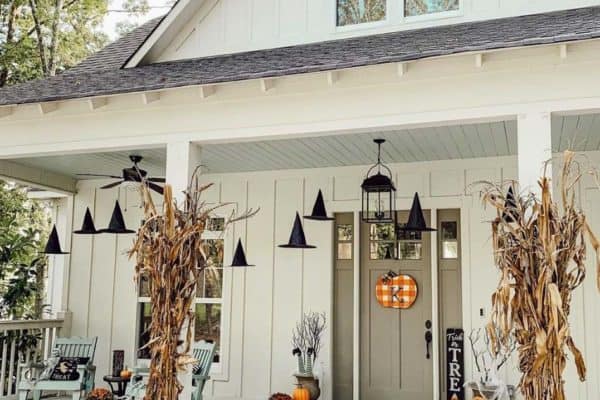 featured posts image for 18 Last-Minute DIY Halloween Decorations For A Spooky Outdoors