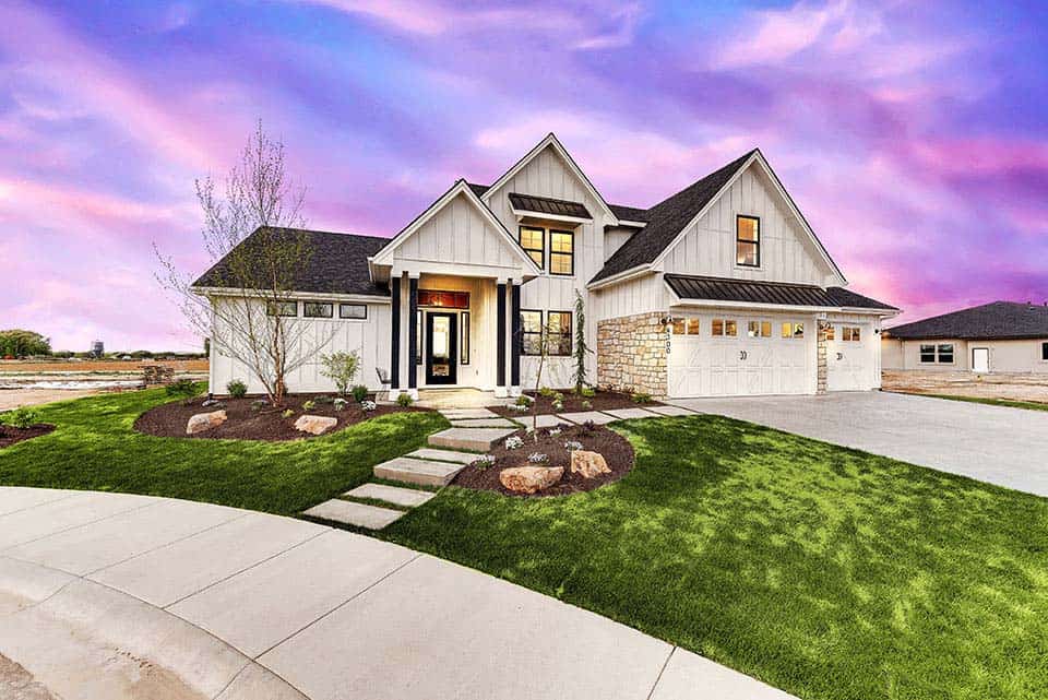 modern-farmhouse-exterior