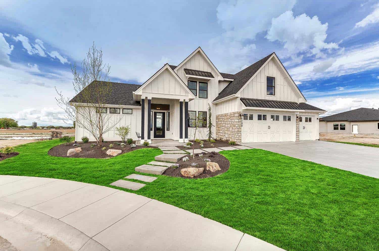 modern-farmhouse-exterior