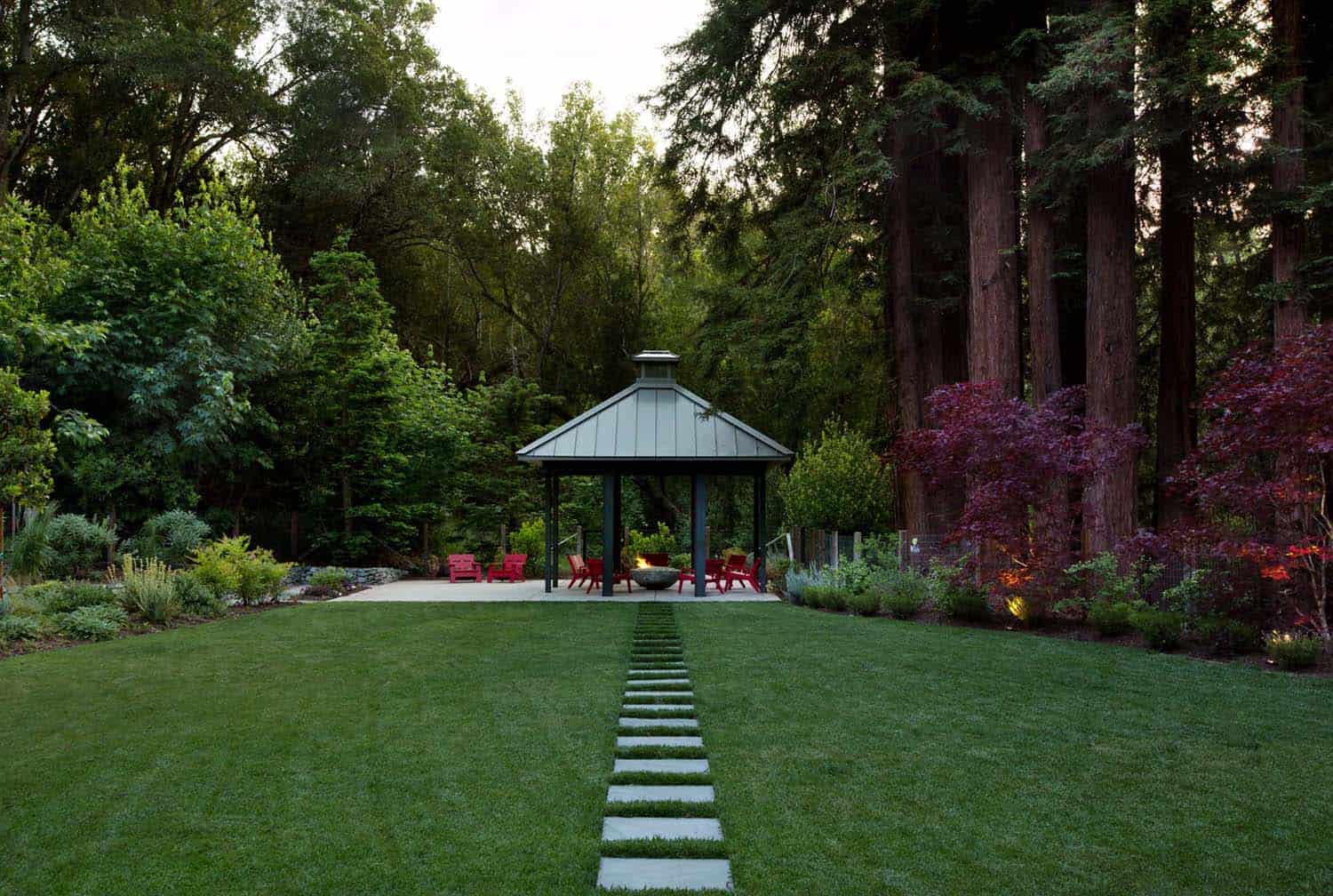 transitional-patio