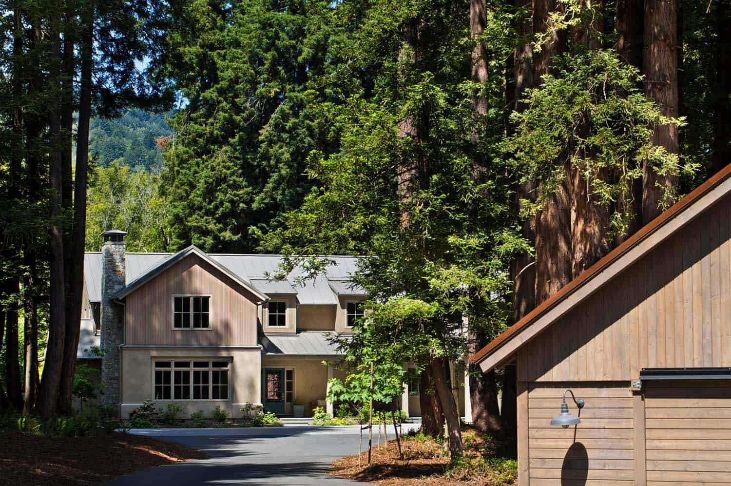 modern-farmhouse-style-exterior