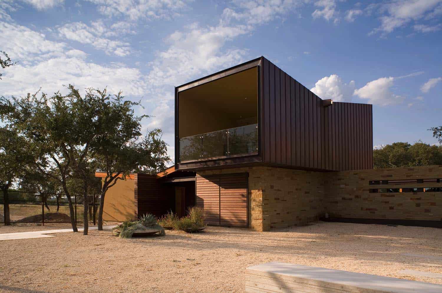 lake-travis-retreat-contemporary-exterior