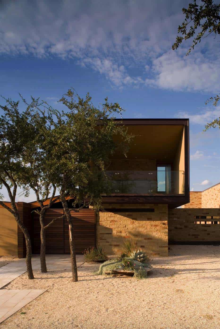 lake-travis-retreat-contemporary-exterior