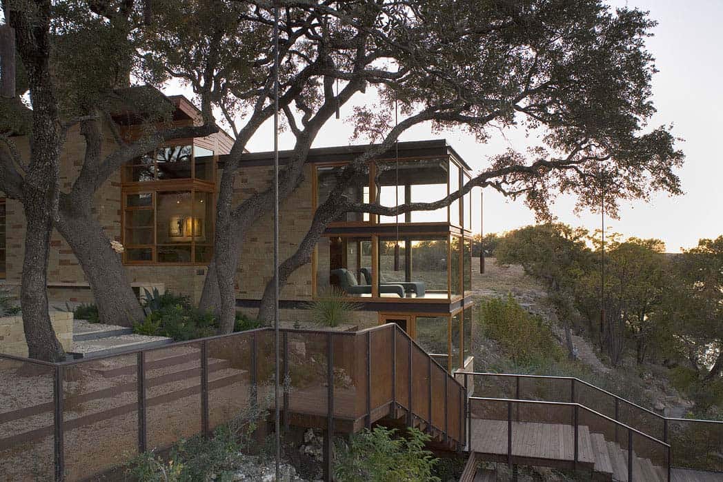 lake-travis-retreat-contemporary-exterior