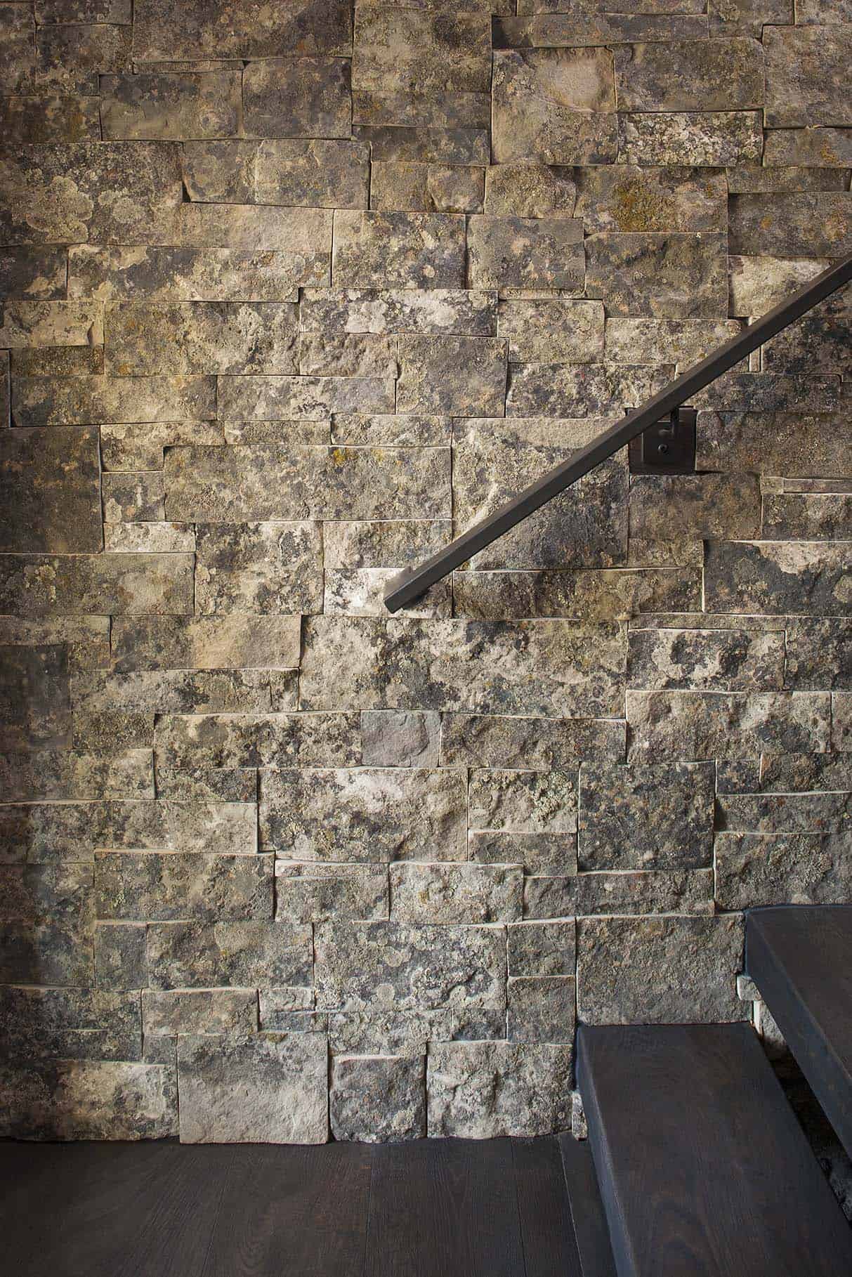 modern-rustic-mountain-home-stairscase
