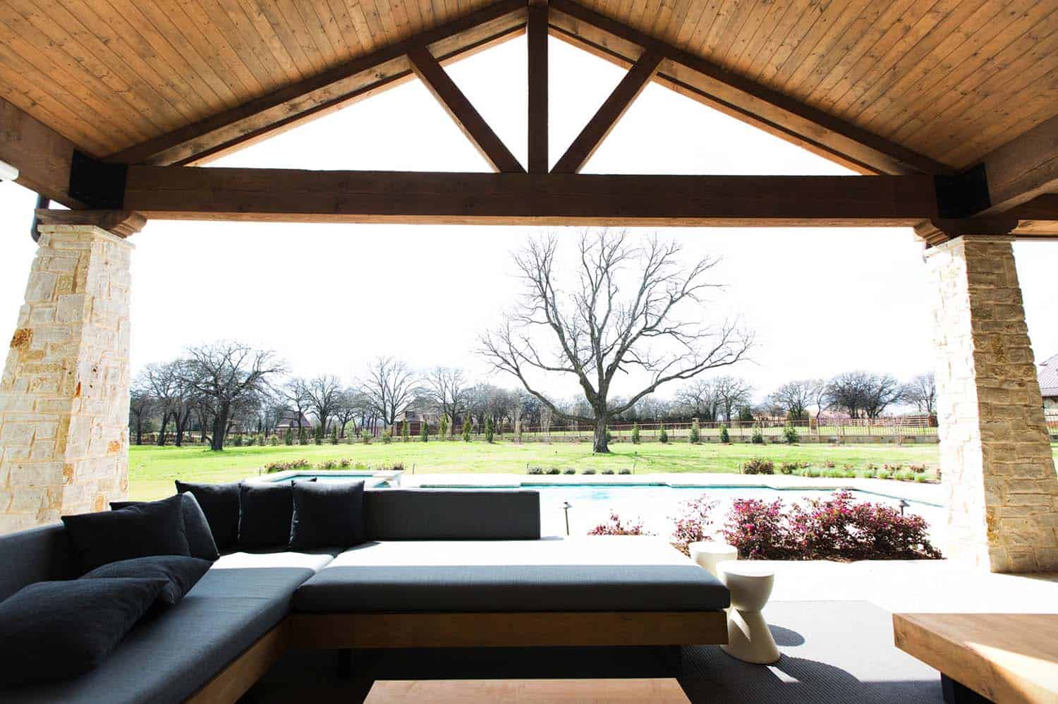 rustic-contemporary-home-porch