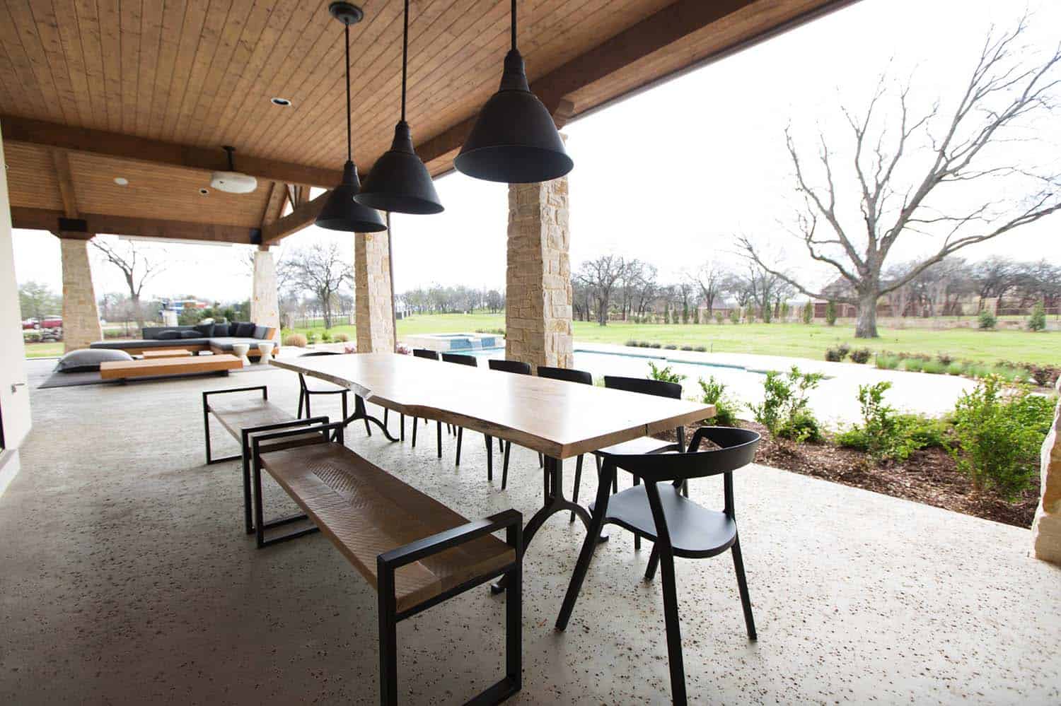 rustic-contemporary-home-porch