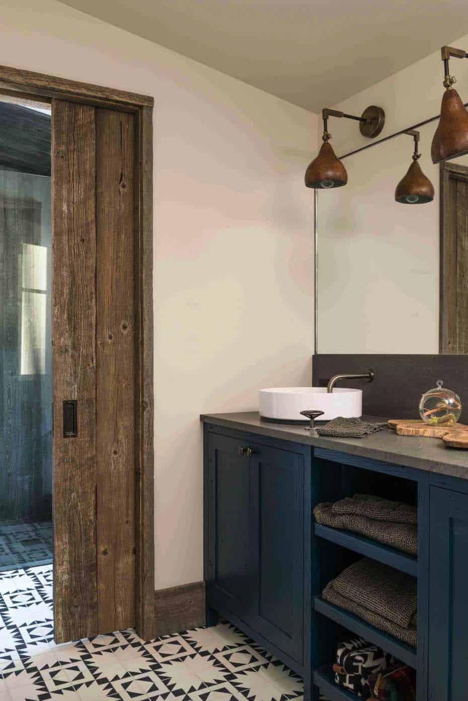 guest-house-rustic-bathroom