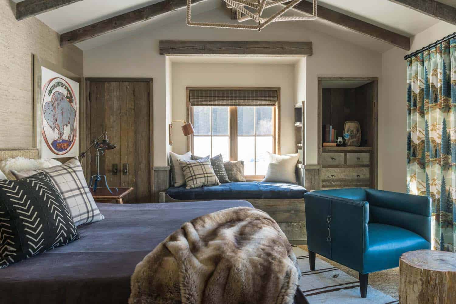 guest-house-rustic-bedroom