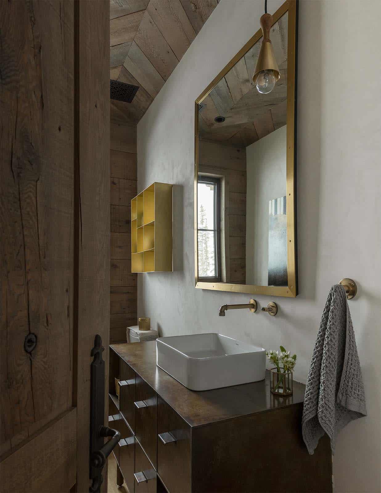 alpine-chalet-powder-bathroom