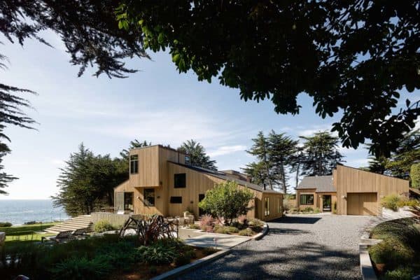 featured posts image for Secluded wooden family retreat perched on a cliff in Sea Ranch