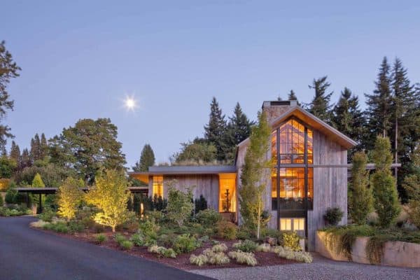 featured posts image for Gorgeous country home in Oregon features barn-like details