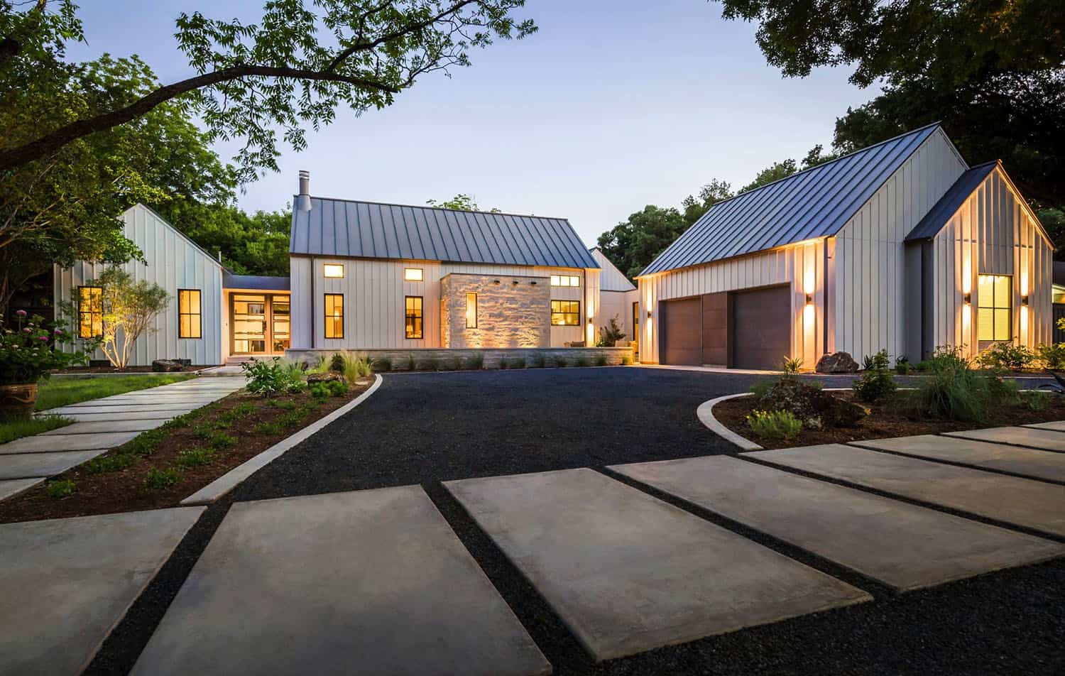 modern-farmhouse-exterior