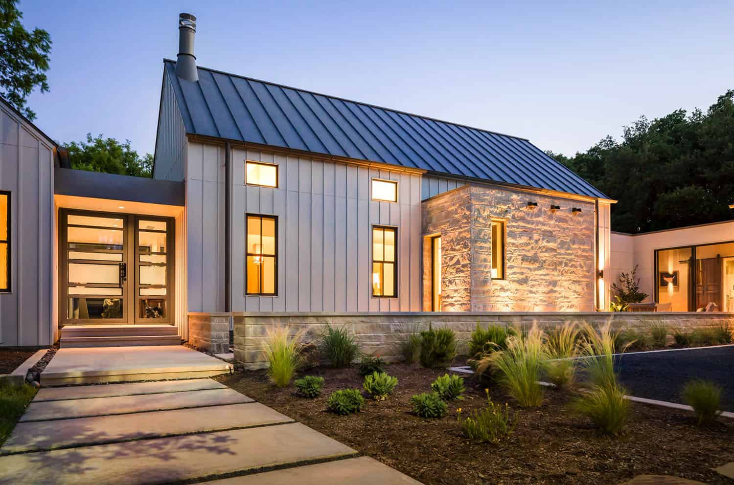 modern-farmhouse-exterior