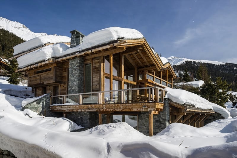 mountain-ski-chalet-exterior