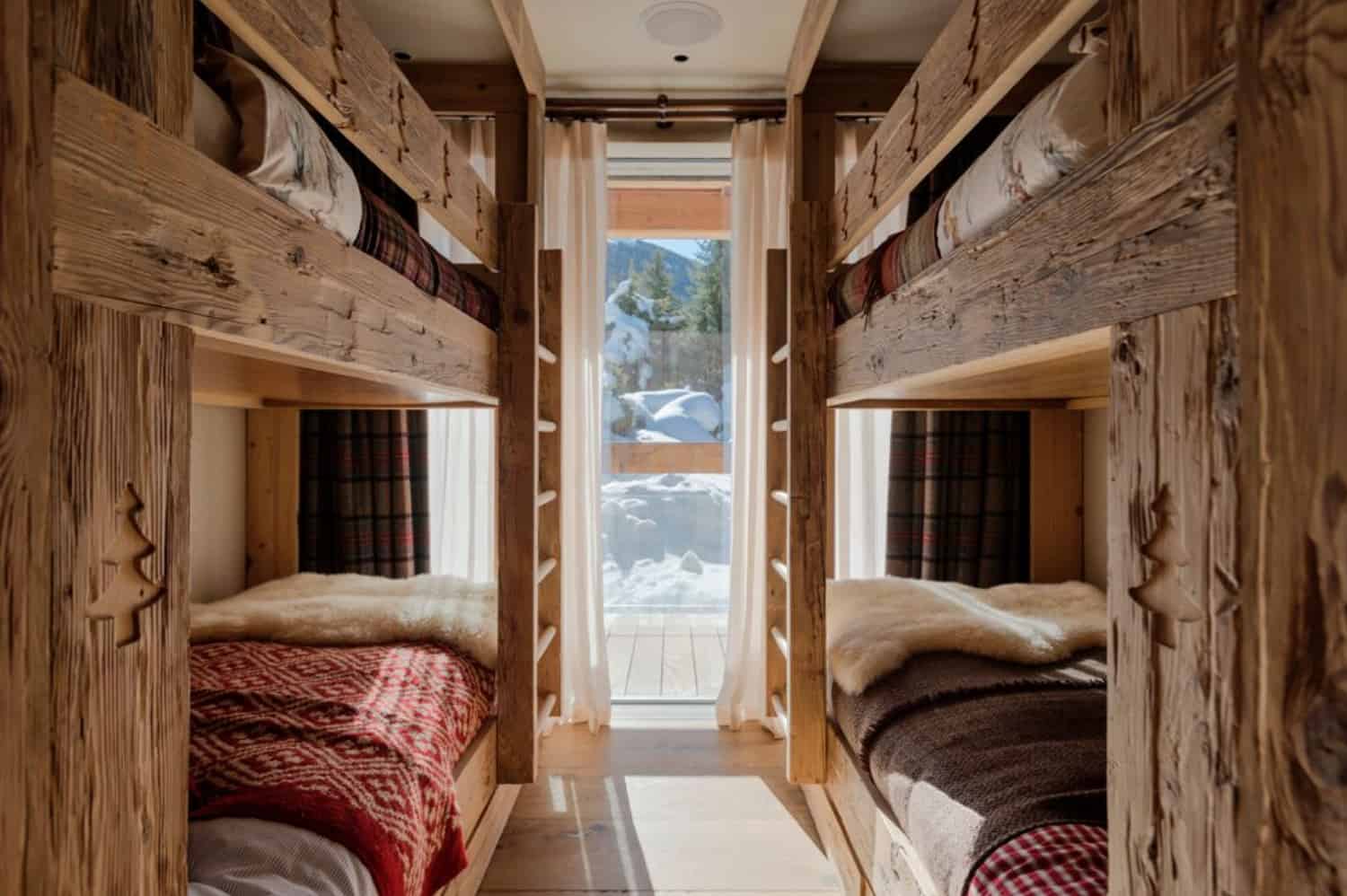 mountain-ski-chalet-bunk-bedroom