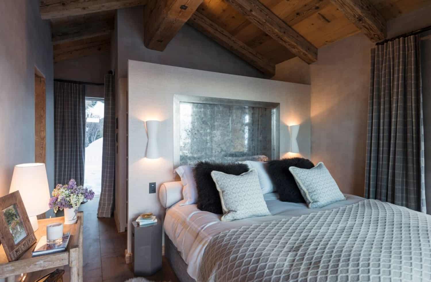 mountain-ski-chalet-bedroom