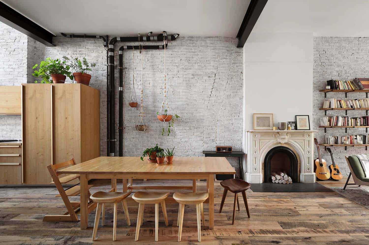 townhouse-dining-room-industrial-style