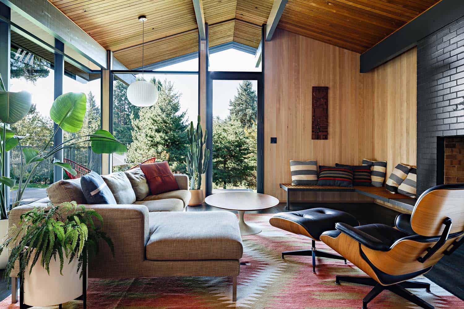 midcentury-modern-living-room