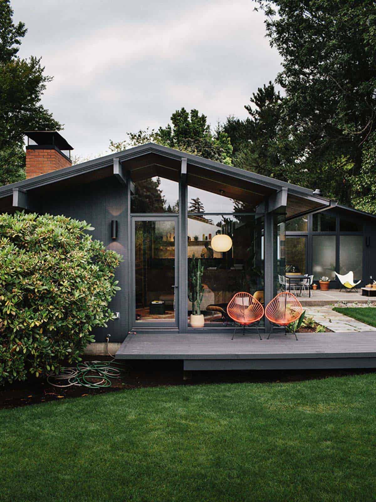 midcentury-modern-home-exterior