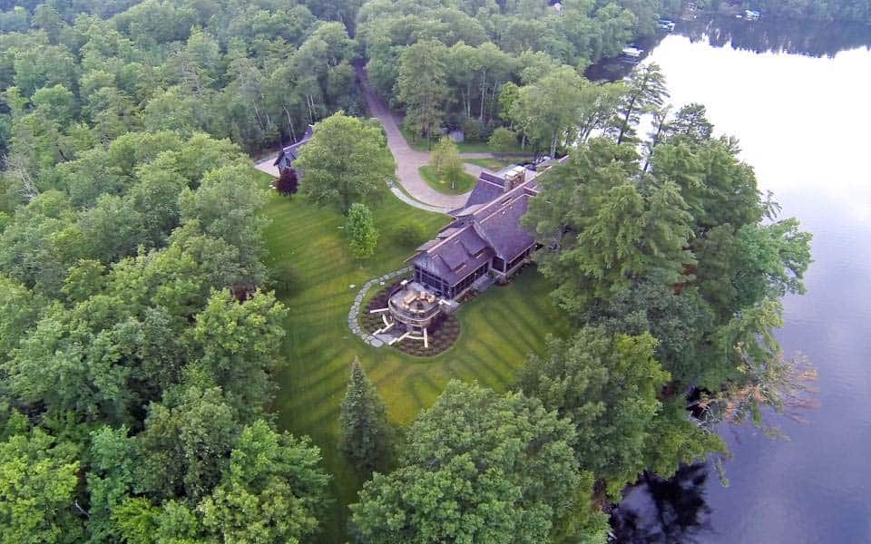 northern-wisconsin-rustic-cabin-retreat-exterior
