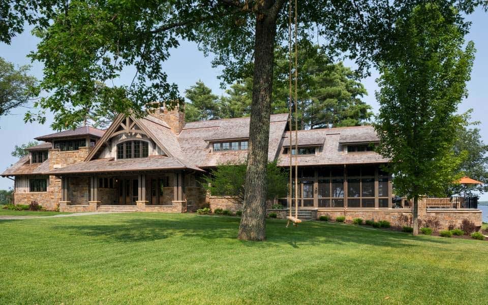 northern-wisconsin-rustic-cabin-retreat-exterior