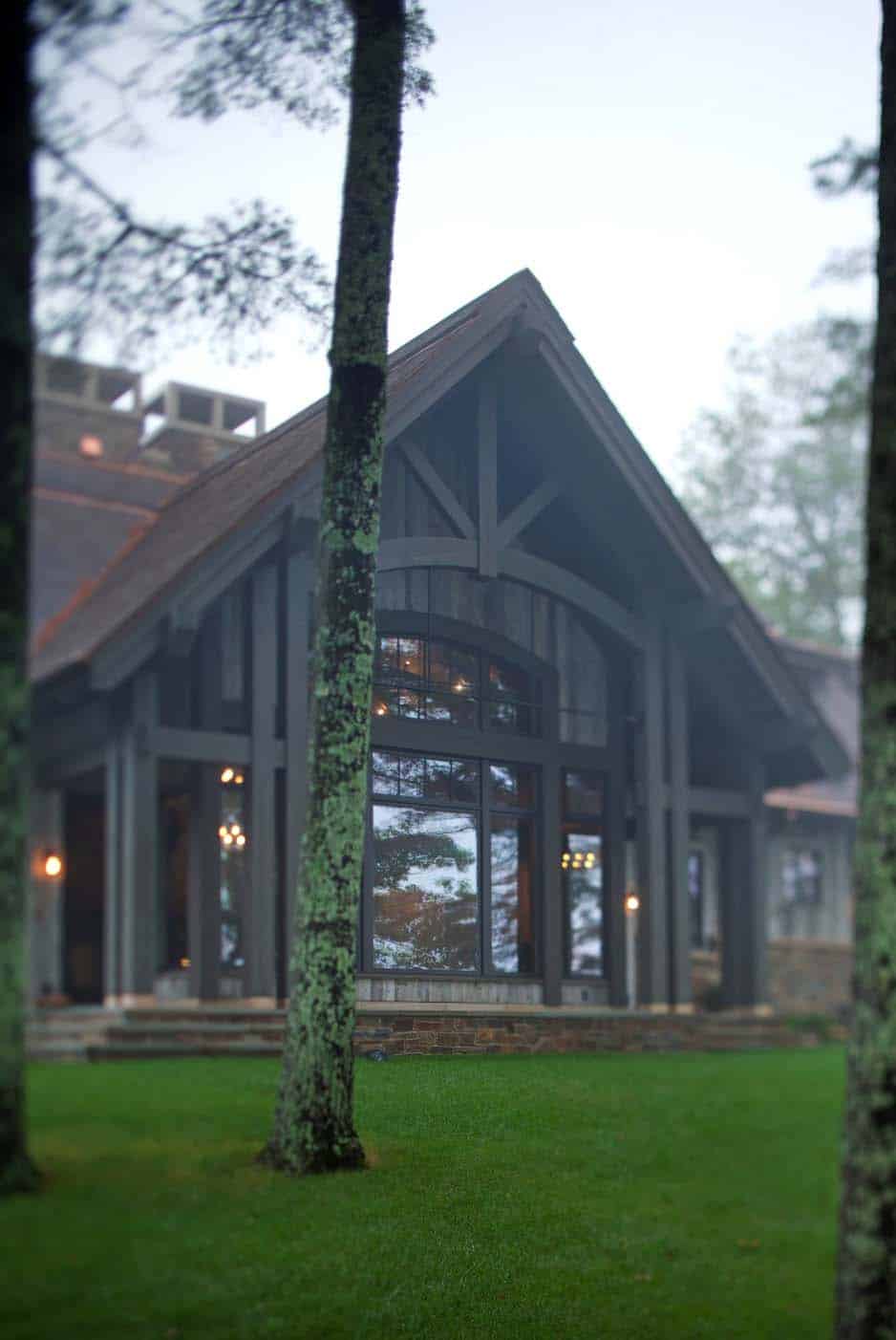 northern-wisconsin-rustic-cabin-retreat-exterior