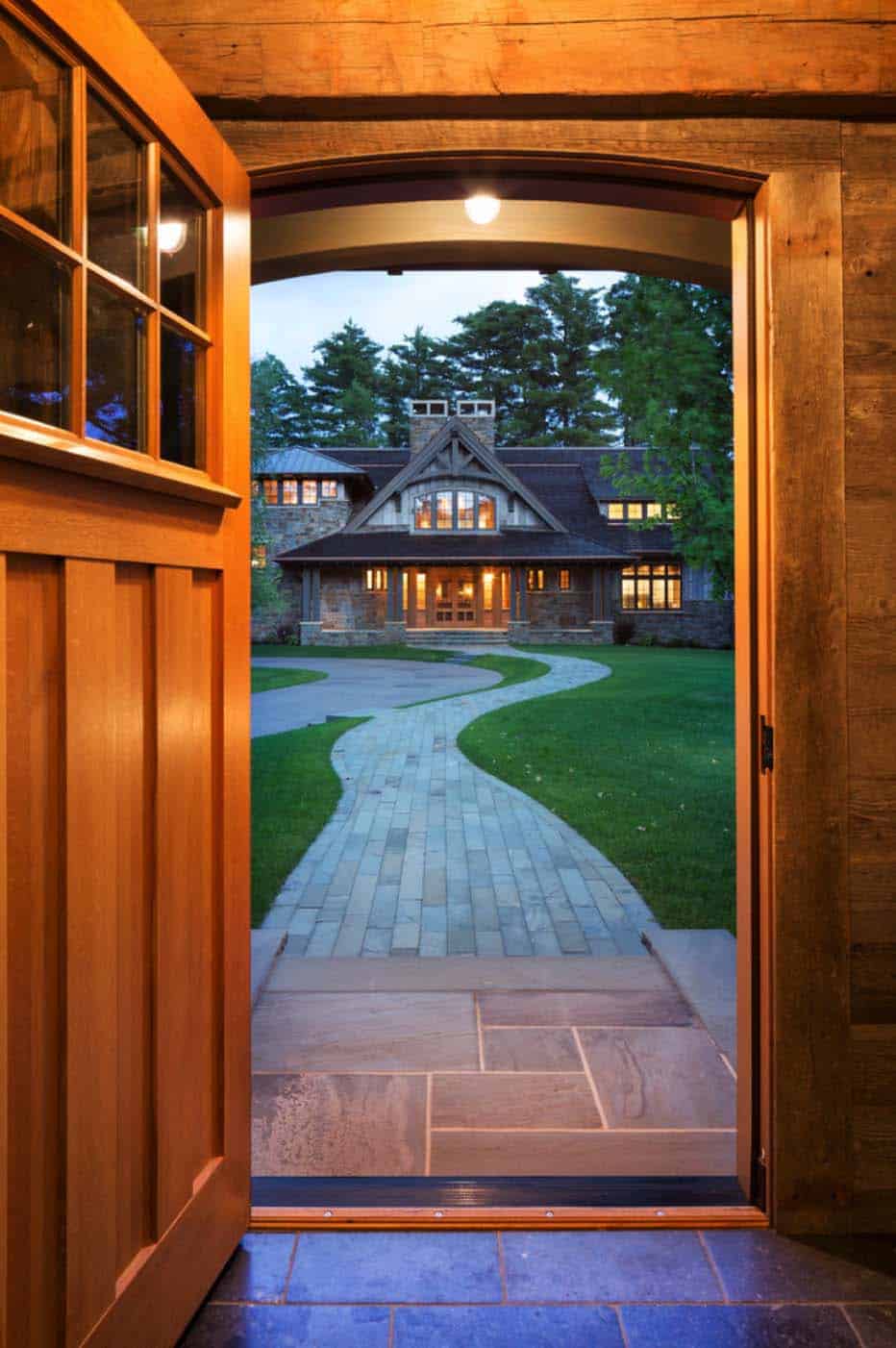 northern-wisconsin-rustic-cabin-retreat-exterior