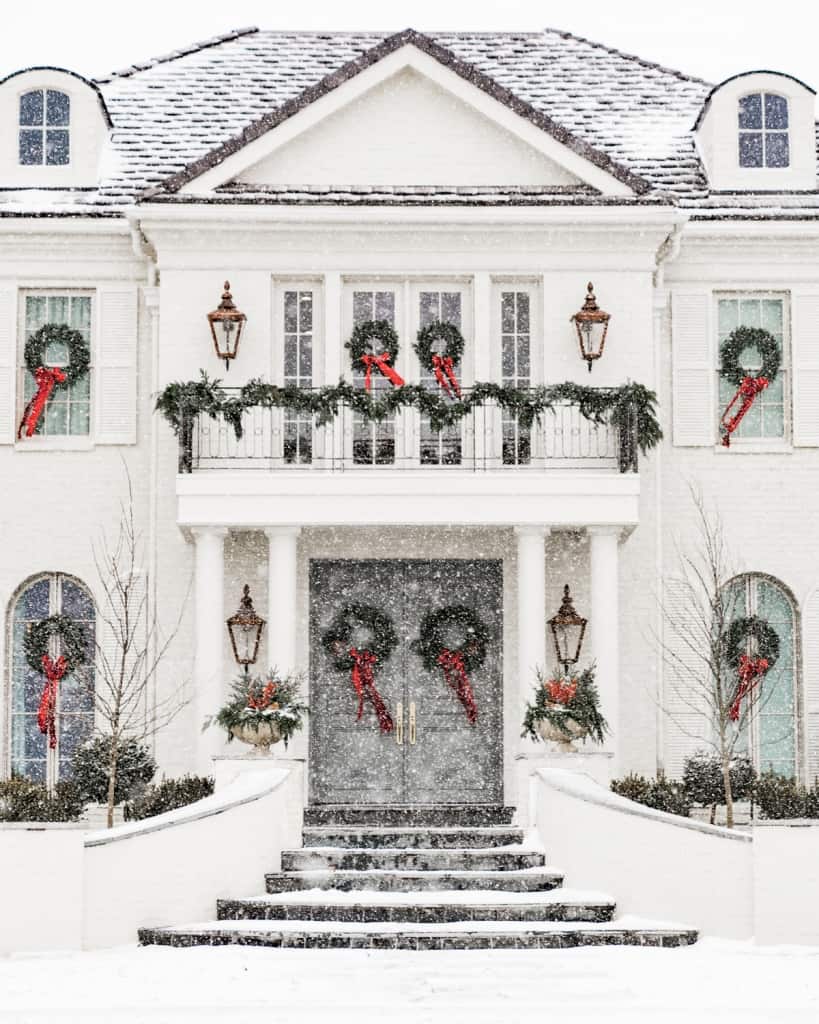 stunning-outdoor-decorations-christmas-house