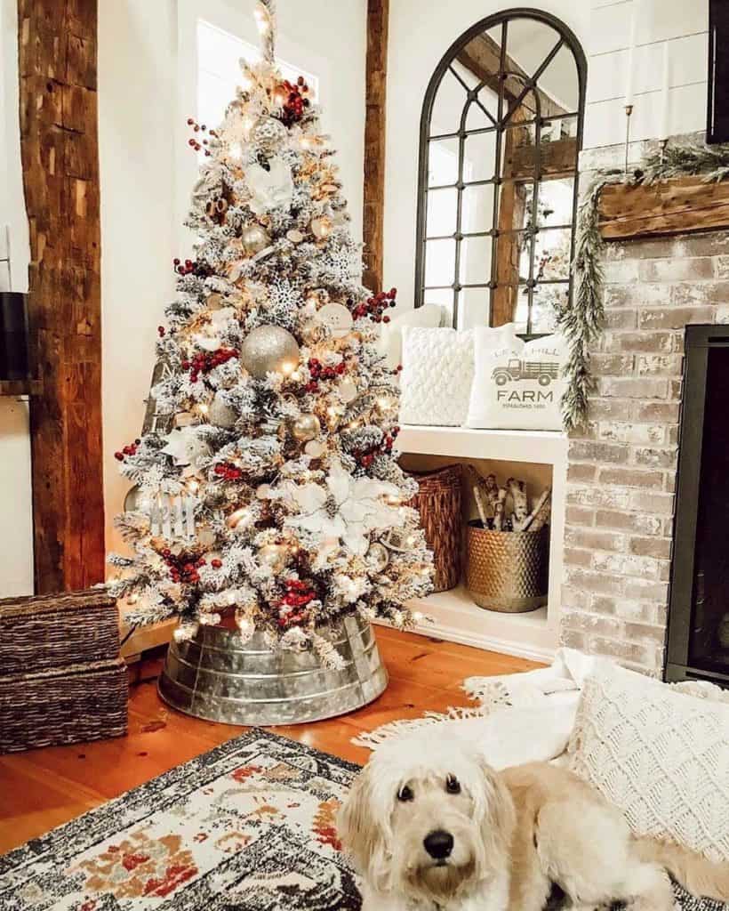 40+ Cozy And Wonderful Rustic Farmhouse Christmas Decorating Ideas